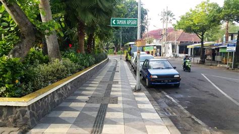 Punya Pedestrian Keren Ini Alasan Surabaya Ramah Bagi Pejalan Kaki