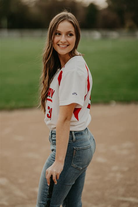 Carly Nelson | Bismarck, ND Senior Photography — Genuine Photography 