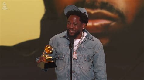 Grammys Kendrick Lamar Takes Subtle Dig At Drake With Canadian Tuxedo