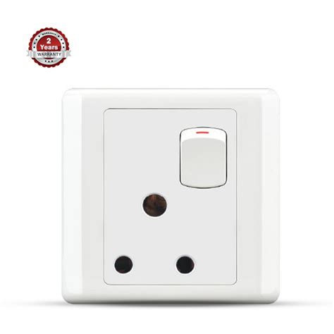 Hee Classic 15a 3 Pin Round Socket With Switch White