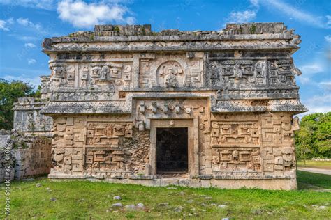 Chichen Itza Mayan ruins in Mexico Stock Photo | Adobe Stock