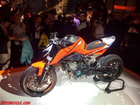 KTM Duke Naked bike tầm trung cạnh tranh với Kawasaki Z