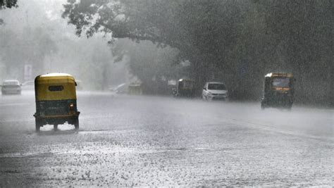 Rain And Weather Forecast Of West Bengal নামবে তেড়ে বৃষ্টি বাড়ল তাপমাত্রা আগামী ২৪ ঘণ্টায়