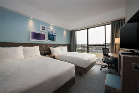 Hampton by Hilton - Twin Room - Hampton by Hilton Edinburgh West ...