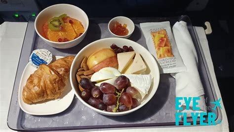 Some Cheese With My Wine But In A Very Tasty Way A Review Of The Delta Air Lines Breakfast