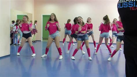 красивый КЛУБНЫЙ танец - YouTube