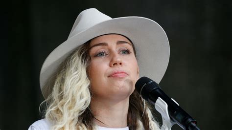 Miley Cyrus Reveló La Extraña Premonición Que Tuvo Antes De Perder Su