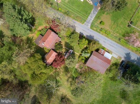 3070 Horseshoe Trl Chester Springs Pa 19425 ®