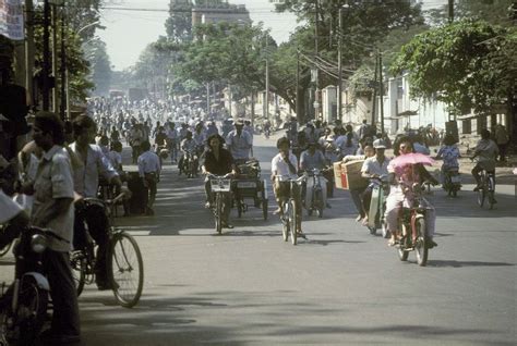 Bộ sưu tập hình ảnh đẹp đời thường trên đường phố Sài Gòn đầu thập niên