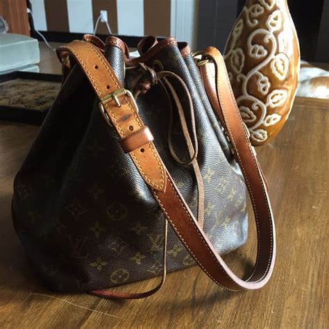 Louis Vuitton Drawstring Bucket Bag Literacy Basics