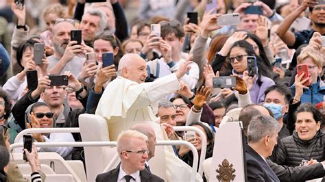 Pope Presides Over Easter Sunday Mass In St Peters Square