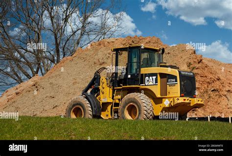 Dirt Pile Hi Res Stock Photography And Images Alamy