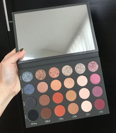 TATI BEAUTY Matte Eyeshadow Powder Palette 24 Shades Pigment Shimmer