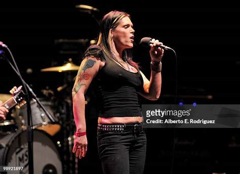 399 Beth Hart Performs In Concert Stock Photos, High-Res Pictures, and ...