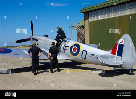 Vickers Supermarine Spitfire Mk Lf Ixe Mk Raf Bbmf Stock Photo Alamy