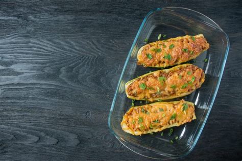 Receta De Calabacines Rellenos Con Salsa De Yogur