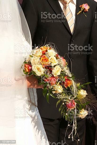 신부 및 신랑 2 검은색에 대한 스톡 사진 및 기타 이미지 검은색 결혼식 교회 Istock