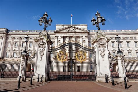 Buckingham palace road closures are impacting local traffic 19