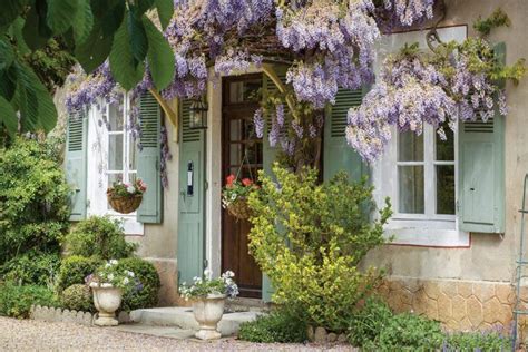 Preview the French Cottage Issue - Victoria Magazine | French cottage ...