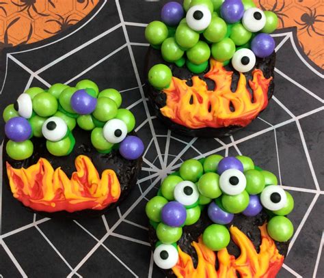 35 Cute Easy Halloween Treats You Can Make Today Oh My Creative