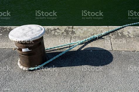 Mooring At Quayside Stock Photo Download Image Now Bollard
