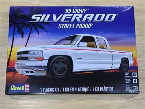 Revell Chevy Silverado Street Pickup