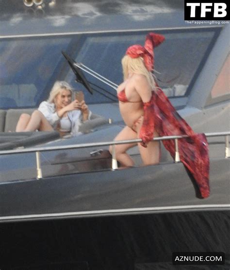 Tana Mongeau Sexy Seen Flaunting Her Hot Bikini Body On A Yacht In Mexico Aznude