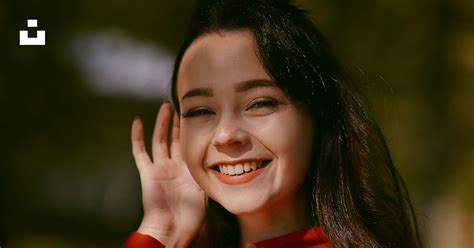 Woman In Red Long Sleeve Shirt Smiling Photo Free Россия Image On Unsplash