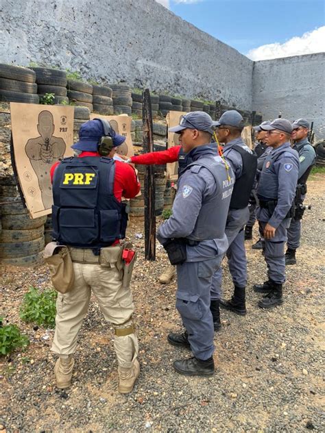 Prf Ministra Instru O De Tiro No Curso De For A T Tica Pol Cia