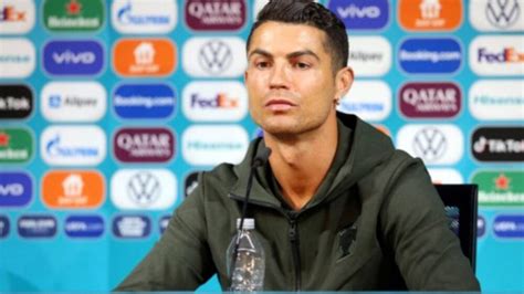 Cristiano Ronaldo Assina Contrato De Dois Anos Com O Al Nassr Diz