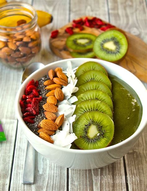 Tropical Smoothie Bowl With Aloha Daily Good Greens Giveaway Green Smoothie Bowl Oats