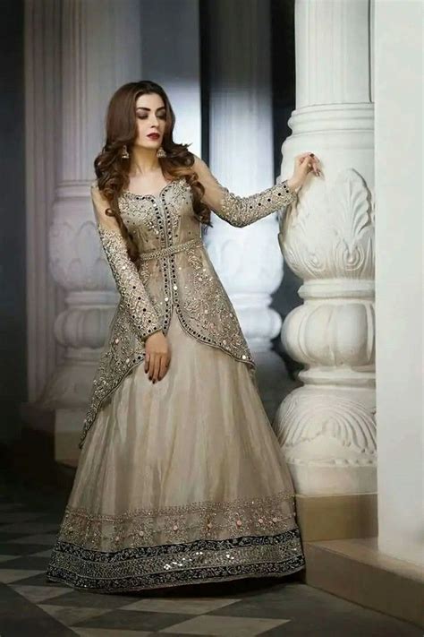 Pin By Zaib Khan On New Look N Top Indian Gowns Dresses Designer Dresses Indian Indian