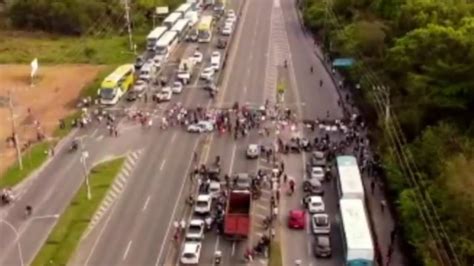 Manifestantes Fecham A Rodovia Do Sol Em Protesto Em Vila Velha YouTube