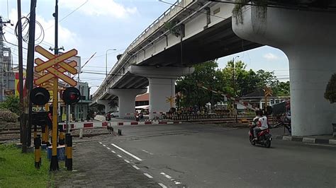 Perlintasan KA Bawah Flyover Lempuyangan YouTube