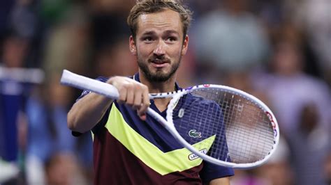 Daniil Medvedev Defeats Carlos Alcaraz To Face Novak Djokovic In Us