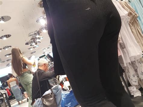 Oc Bubble Ass Latina Shopping In Flared Pants Vpl Faceshot