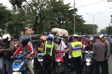 Polisi Angkut Motor Tanpa Stnk Tilang Ratusan Pengendara Di