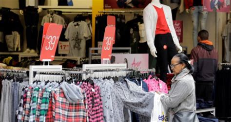 Vendas No Varejo Do Brasil Sobem Acima Do Esperado Em Março E Fecham 1º