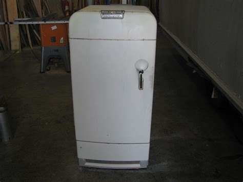 Gm Frigidaire Refrigerator 110 V From 1950 Spartan Vintage Campers