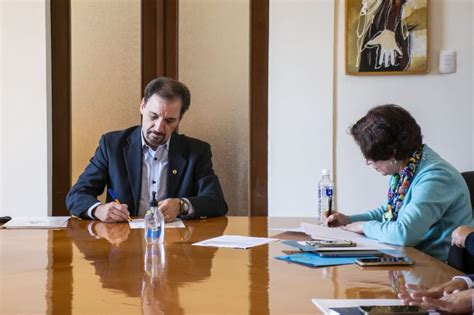 La UASLP firma convenio marco de colaboración con la Universidad