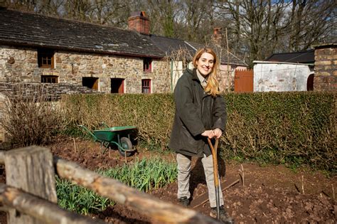 Sain Ffagan St Fagans On Twitter Join A Tour Of The Castle Gardens