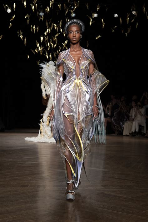 Fall Haute Couture Iris Van Herpen S Ovid Myths Couturenotebook