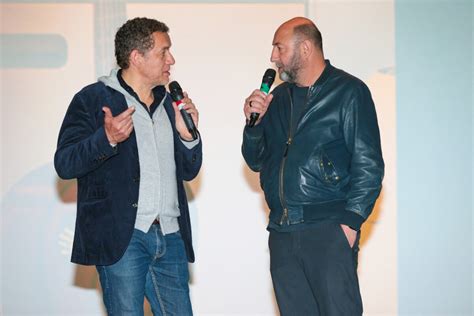 Photo Kad Merad et Dany Boon à la première du film La Vie pour de