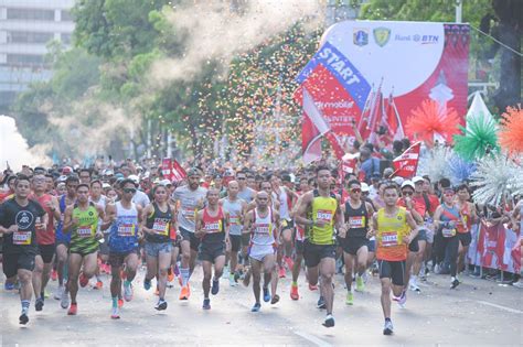 Sukses Pelari Ramaikan Btn Jakarta Run