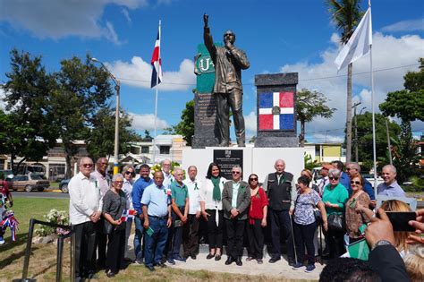 Ayuntamiento De Santo Domingo Este Inaugura Estatua Monumental Dedicada