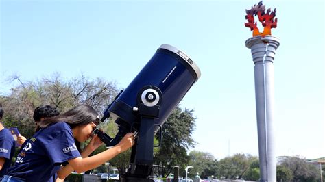 Estudian En La Uanl Efectos De La Actividad Solar En La Tierra Vida