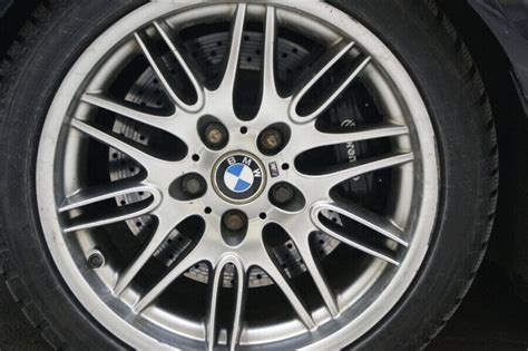 Наклейки на колпачки дисков с логотипом автомобиля