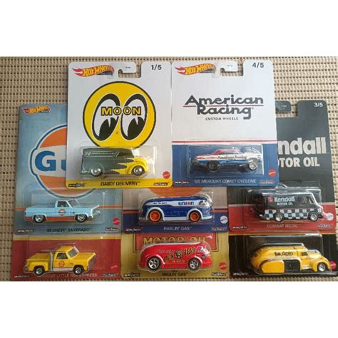 Hot Wheels Fuel N Oil Dodge Chevy Haulin Combat Medic Mooneye Selections Mmrr Shopee Malaysia