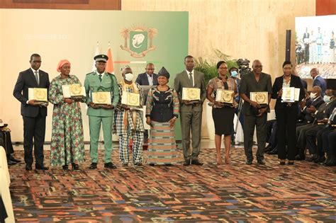 Prix National D Excellence La C Te D Ivoire Distingue Ses Hommes Et