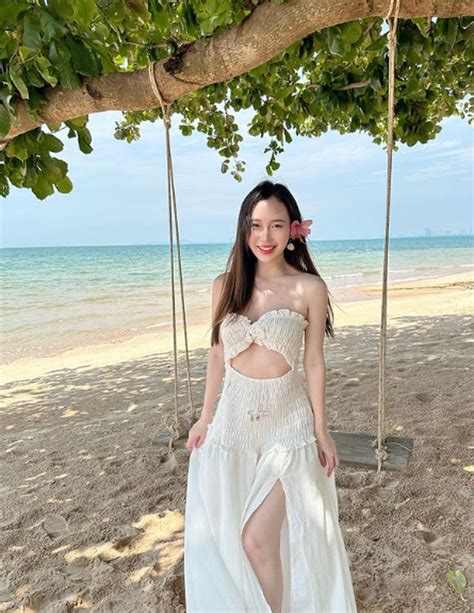 Ngất ngây trước nhan sắc của hot girl tỷ phú được mệnh danh là thần tiên tỷ tỷ idol của loạt